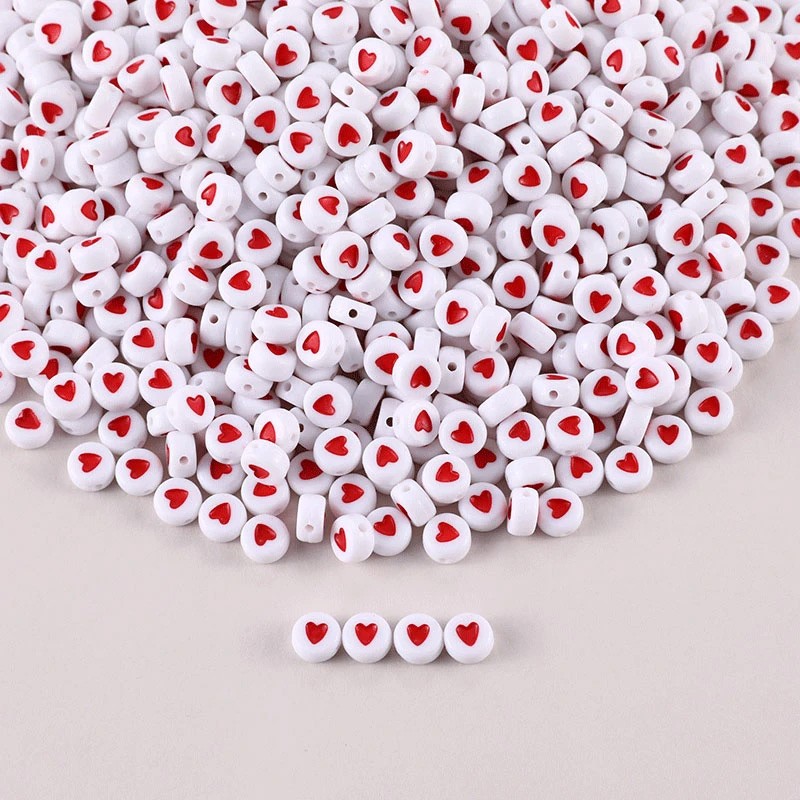 250 pcs Perles rondes cœurs rouges 6mm