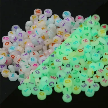Lot 52 perles rondes lumineuses lettres alphabets - 7 mm - avec trou